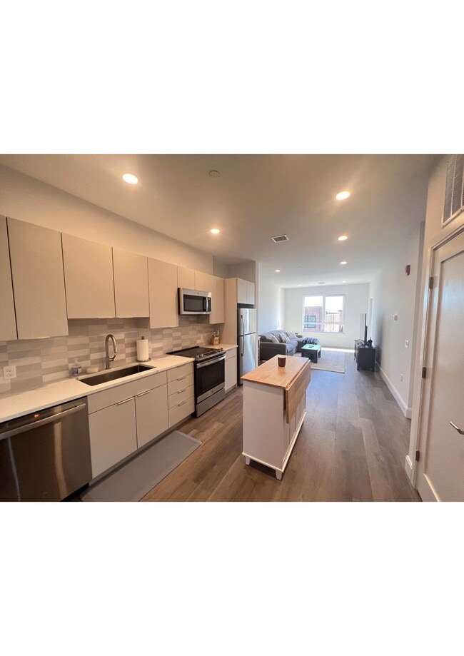 Building Photo - 931 Dorchester Ave