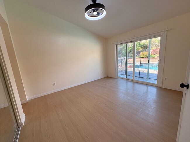 Building Photo - Rancho Cucamonga Gem – Stylish Single-Stor...