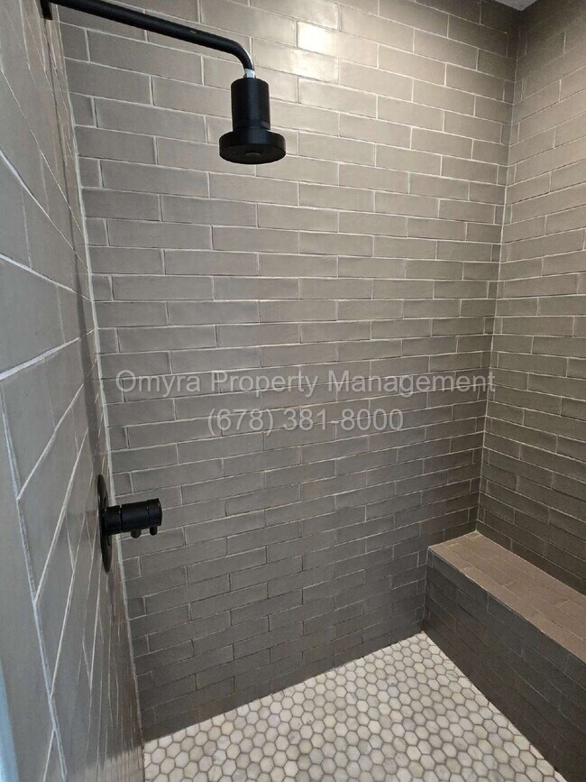 Building Photo - Luxurious 3 Bedroom Home near East Atlanta!