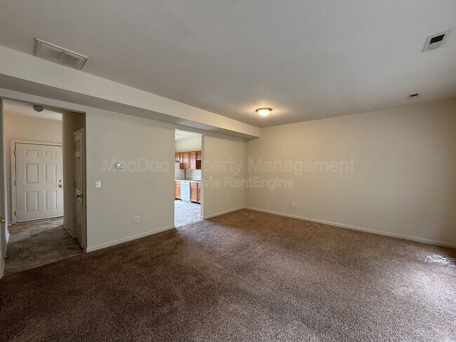 Building Photo - 11009 Bevin Dr