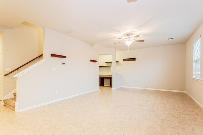 Building Photo - Bright & Spacious 5-Bedroom, 3-Bath Home i...