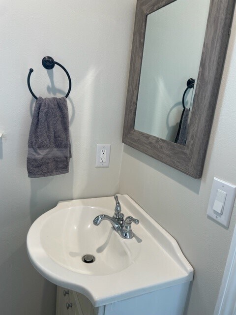 Bathroom Downstairs sink - 3320 Lochinvar Ave