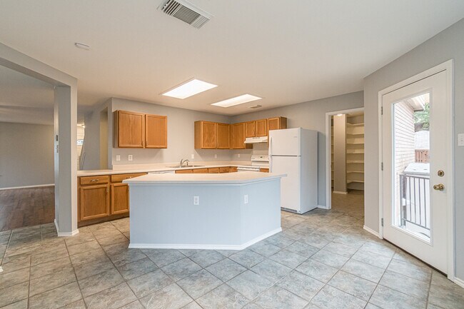 Building Photo - 1519 Jasmine
