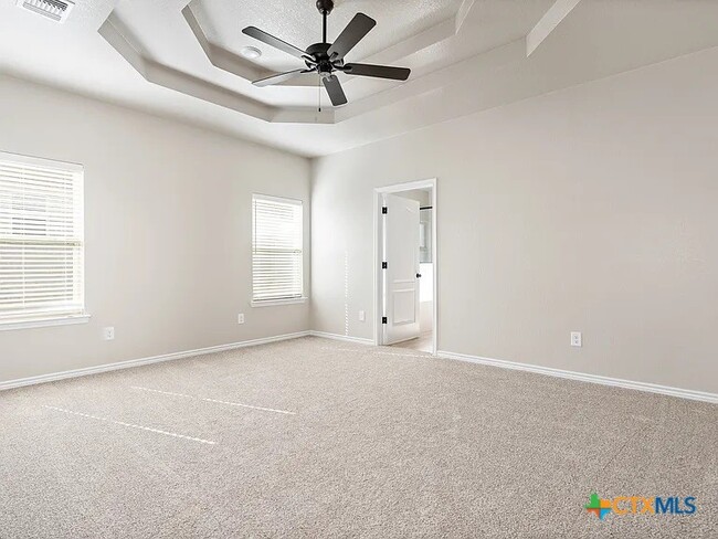 Building Photo - 602 Dred Roger Circle