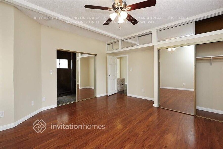 Building Photo - 3886 La Salle Ave