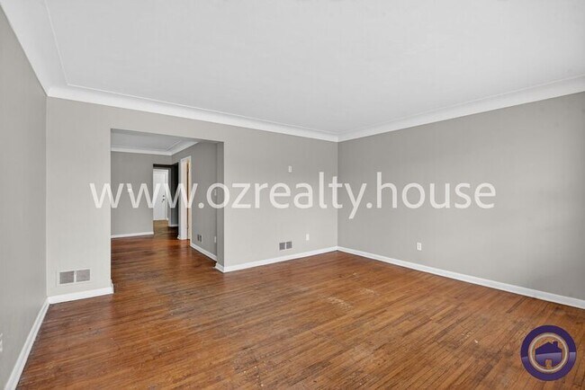 Building Photo - 837 Colburn St