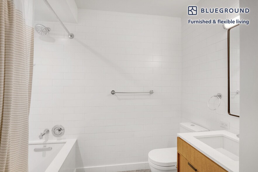 Building Photo - 420 E 54th St