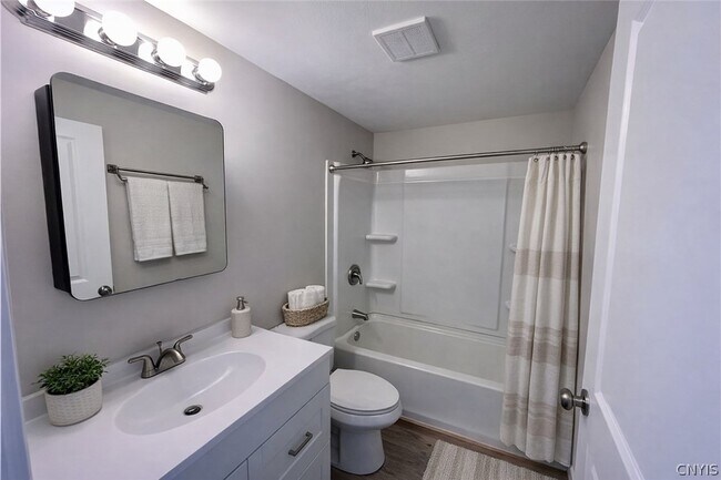 Building Photo - 4989 Driftwood Dr