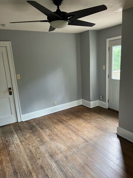 Building Photo - 1462 Carroll Ave