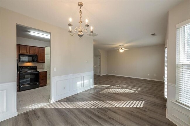 Building Photo - 204 Parc View Ln