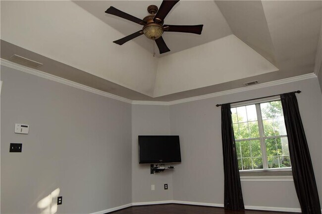 Building Photo - 5025 Baywood Dr