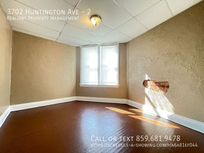 Building Photo - 3702 Huntington Ave