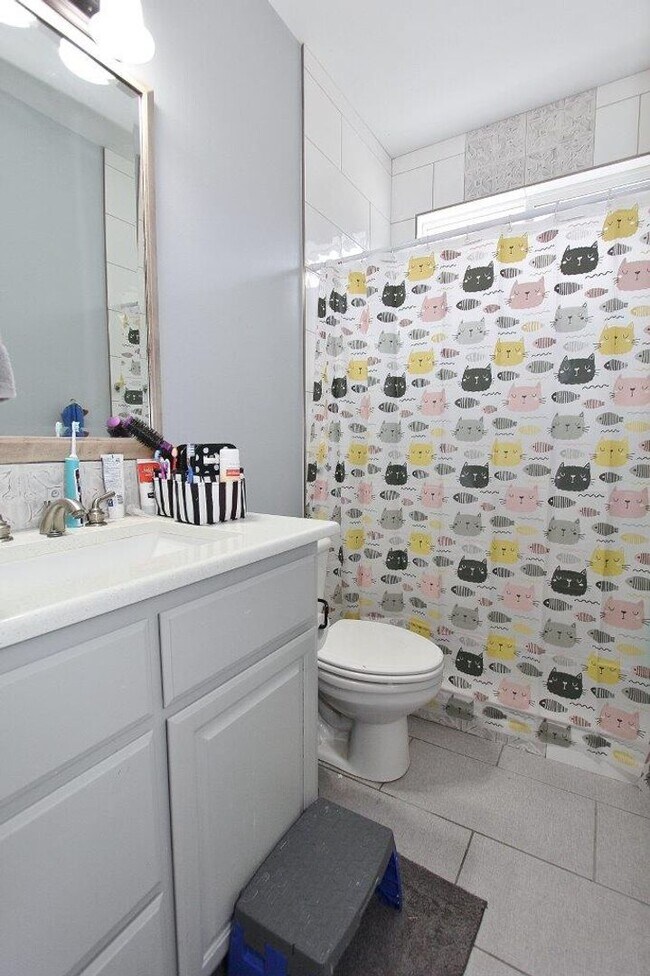 Building Photo - Immaculate Home Nestled in a Quiet Neighbo...