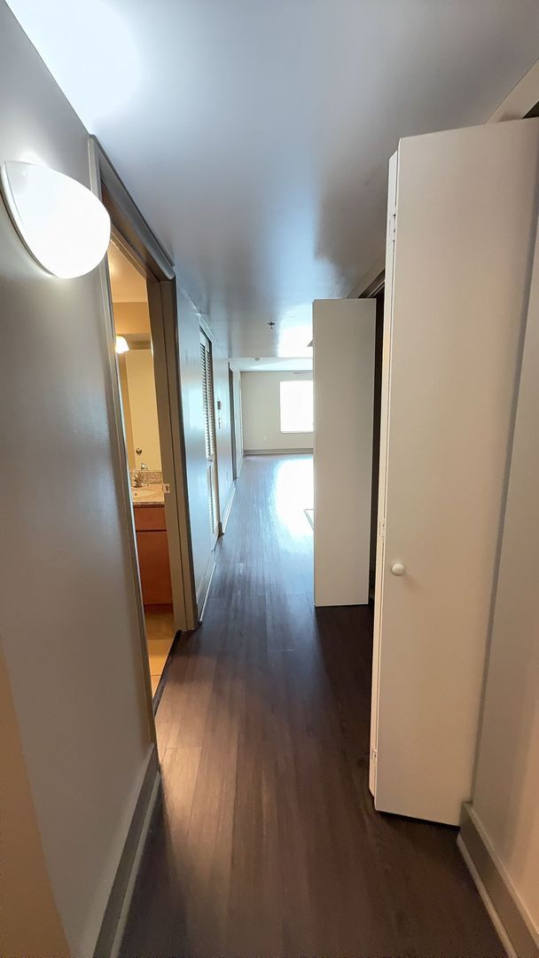 Building Photo - Great find for Lake Plaza: Available for FALL 2026! $3600/month - Move in 8/13/26!