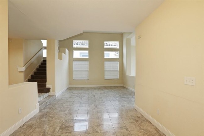 Building Photo - 104 Cam Del Sol