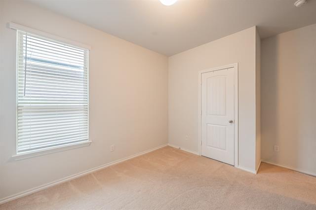 Building Photo - 561 Concho St