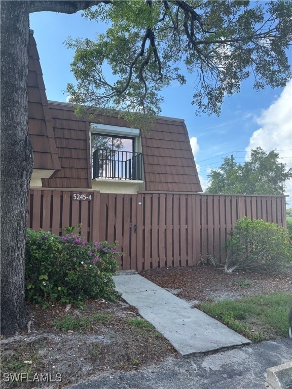 Building Photo - 5245 Cedarbend Dr