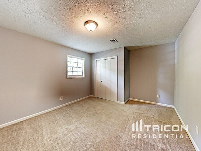 Building Photo - 68 Belmont Ln