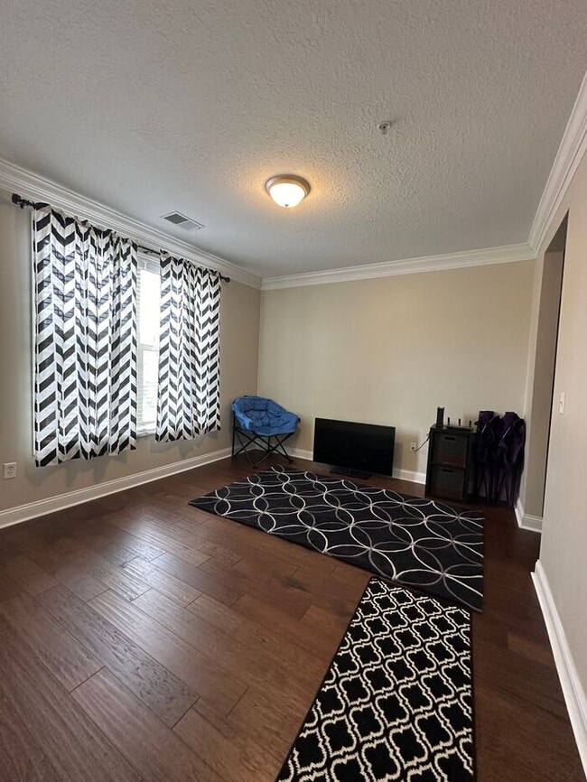 Building Photo - Charming 2 beds 2 baths in Columbus!