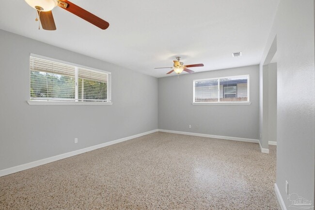 Building Photo - 302 Loruna Dr