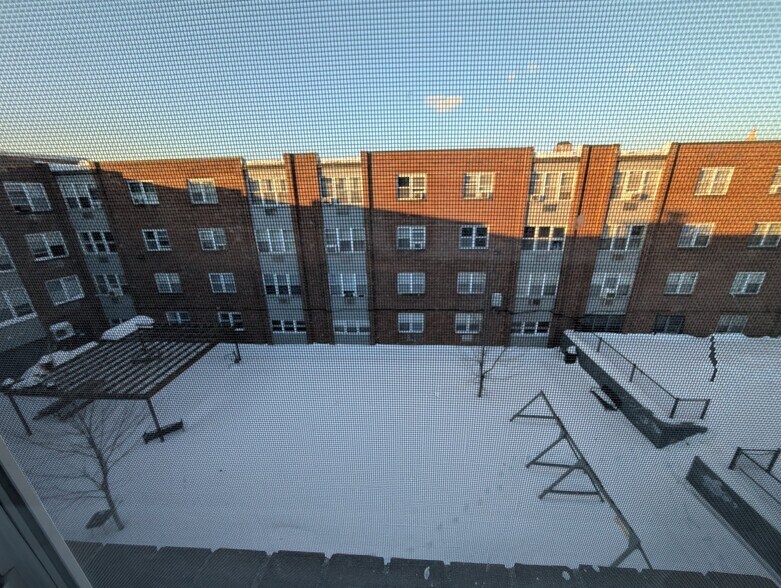 Building Photo - 194 Washington St