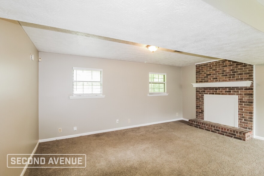 Building Photo - 2237 Rocklane Dr