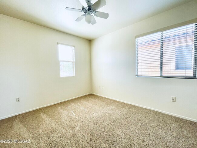 Building Photo - 5079 N Cliffed River Dr