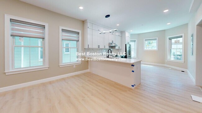 Building Photo - 231 Highland Ave