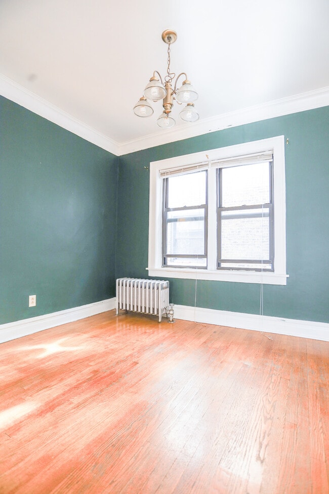 Building Photo - 2948 N Seeley Ave