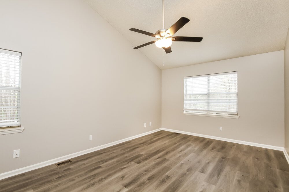Building Photo - 100 Bath Cir