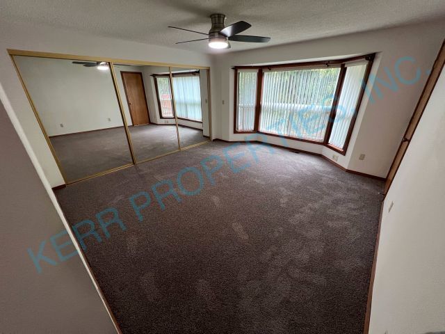 Building Photo - 2650 SW Meyers Dr