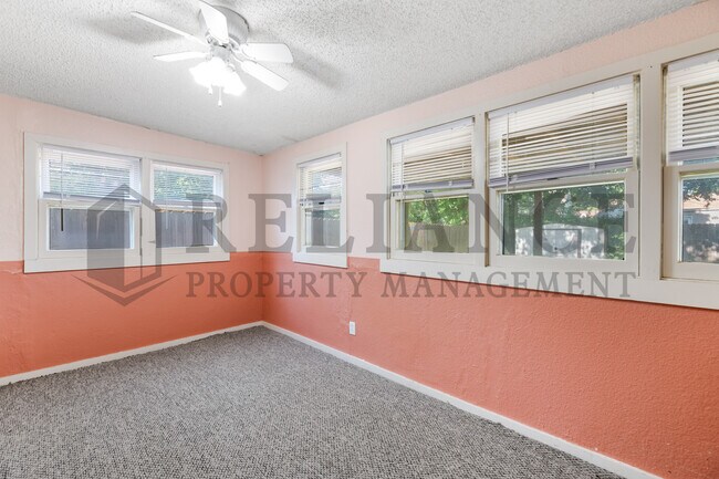 Building Photo - 853 N Terrace Dr