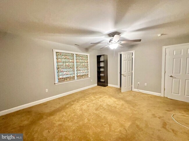 Building Photo - 9 Beechwood Ave