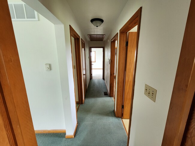 Building Photo - 7146 Tamarack Rd