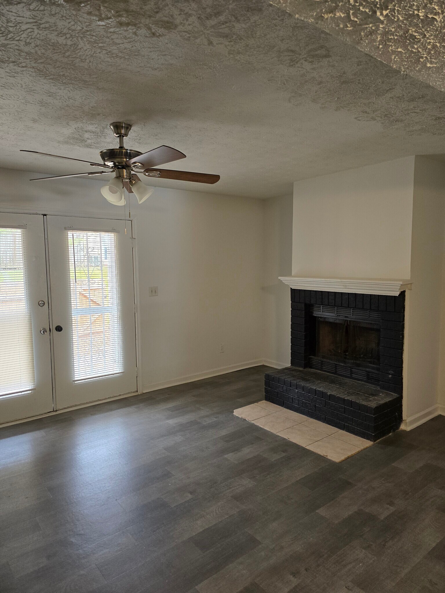Living room - 4485 Golf Vista Cir