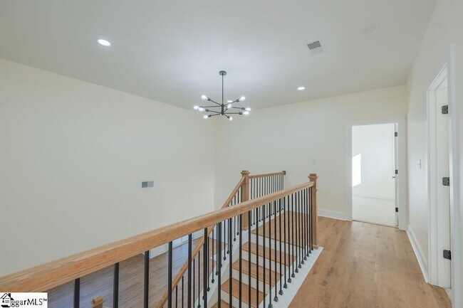 Building Photo - 105 Horseshoe Bend Rd