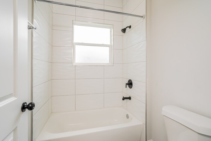 Building Photo - 1829 Manitoba Ct