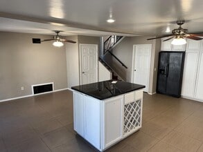 Building Photo - 3041 Dardaina Dr