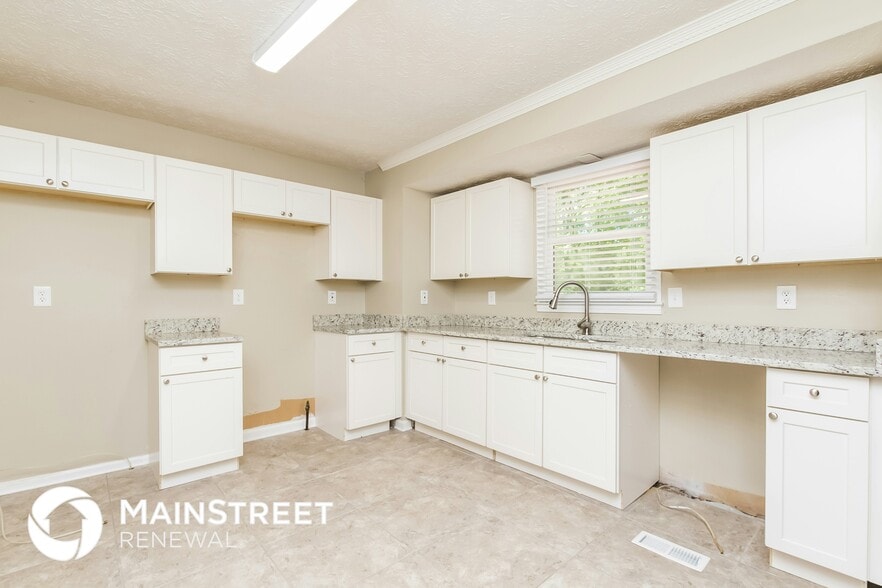 Building Photo - 3865 Westmoreland Dr NW