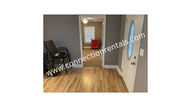 Building Photo - 138 Maresca Dr NE
