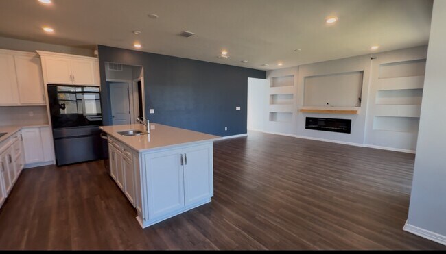 Building Photo - 1962 Summer Serenity Dr