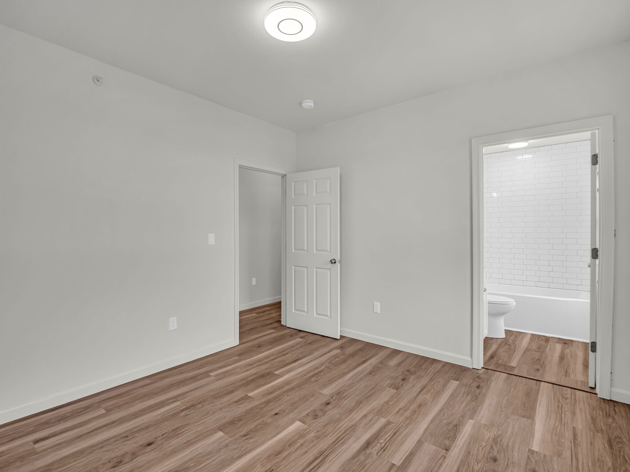 Building Photo - 12 Alpine St