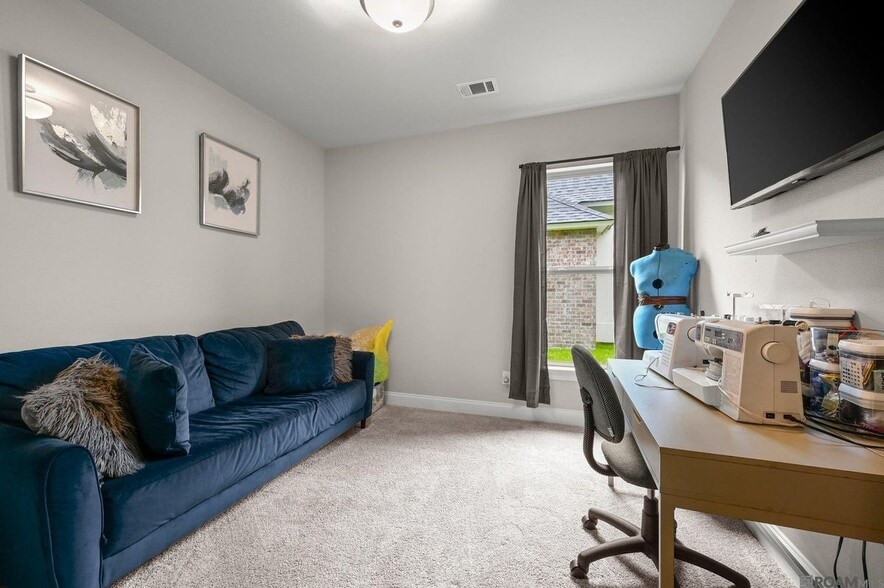 Building Photo - 5207 White River Rd