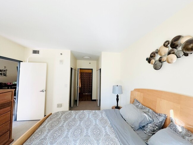 Building Photo - Furnished 1 bedroom, 1 bath in Acqua Vista...