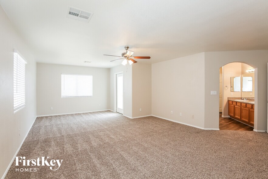 Building Photo - 3836 Canary Cedar St