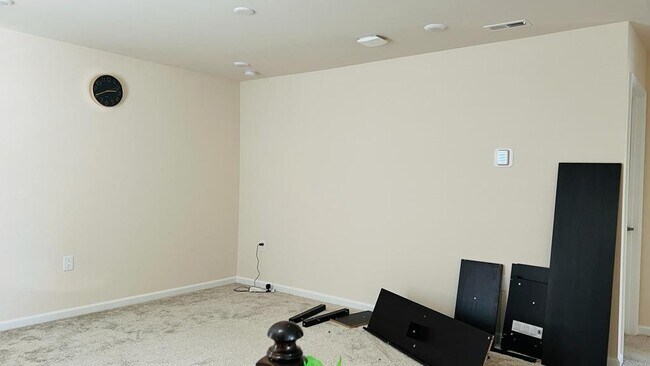Building Photo - 2237 Bethpage Dr
