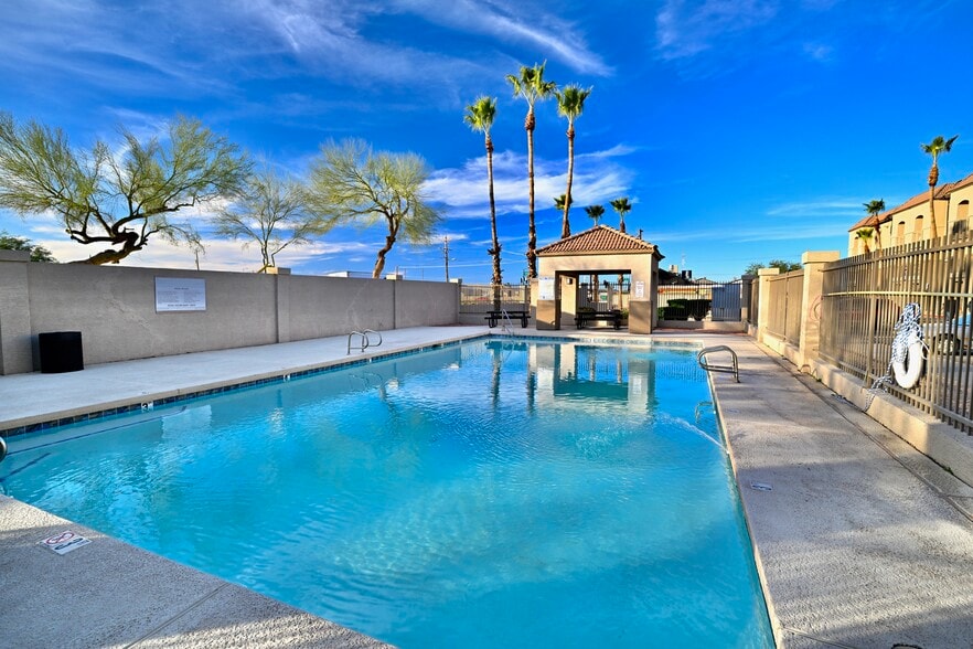 Building Photo - Sunrise Vista