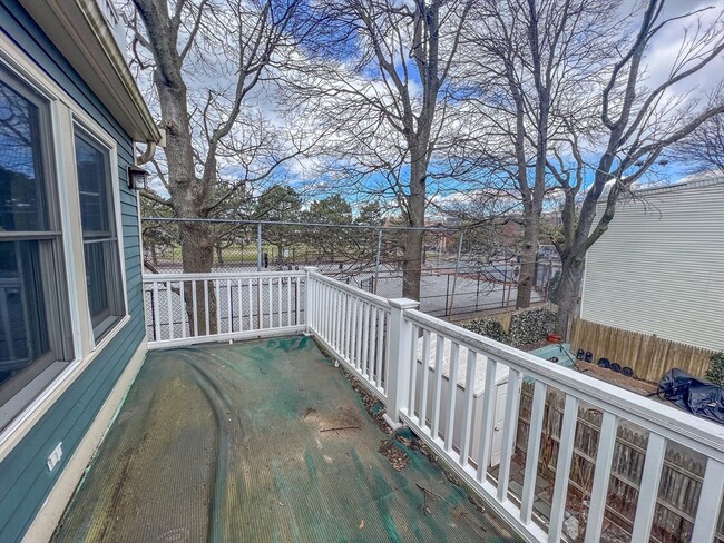 Building Photo - 257 Charles St