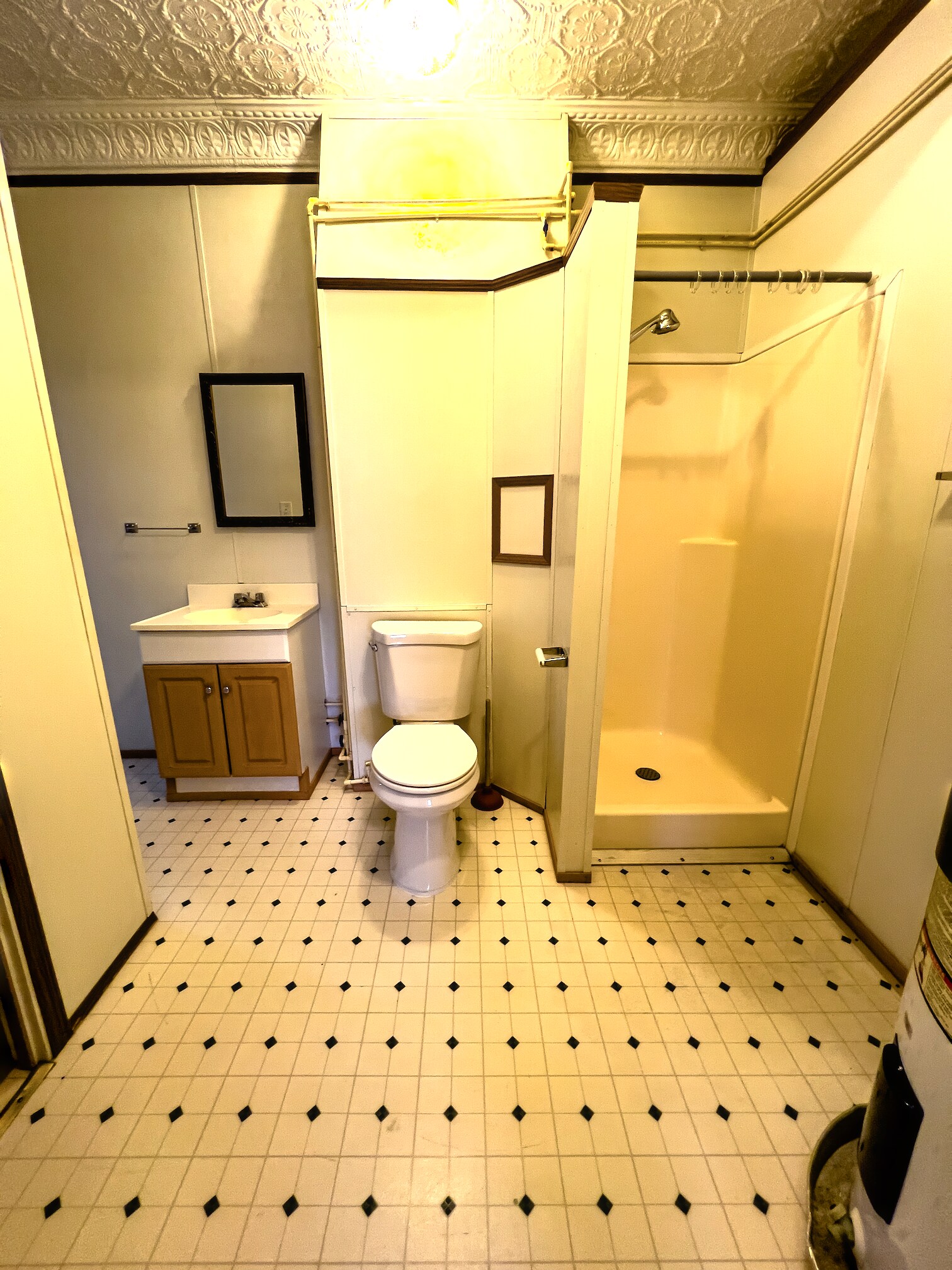 Loft Apartment Bathroom - 15 Park Cir