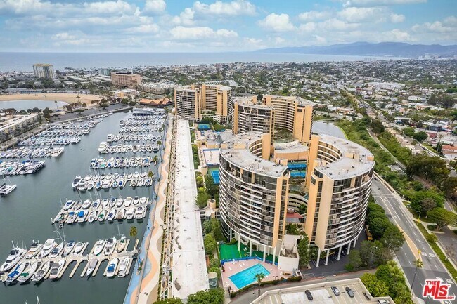 Building Photo - 4335 Marina City Dr